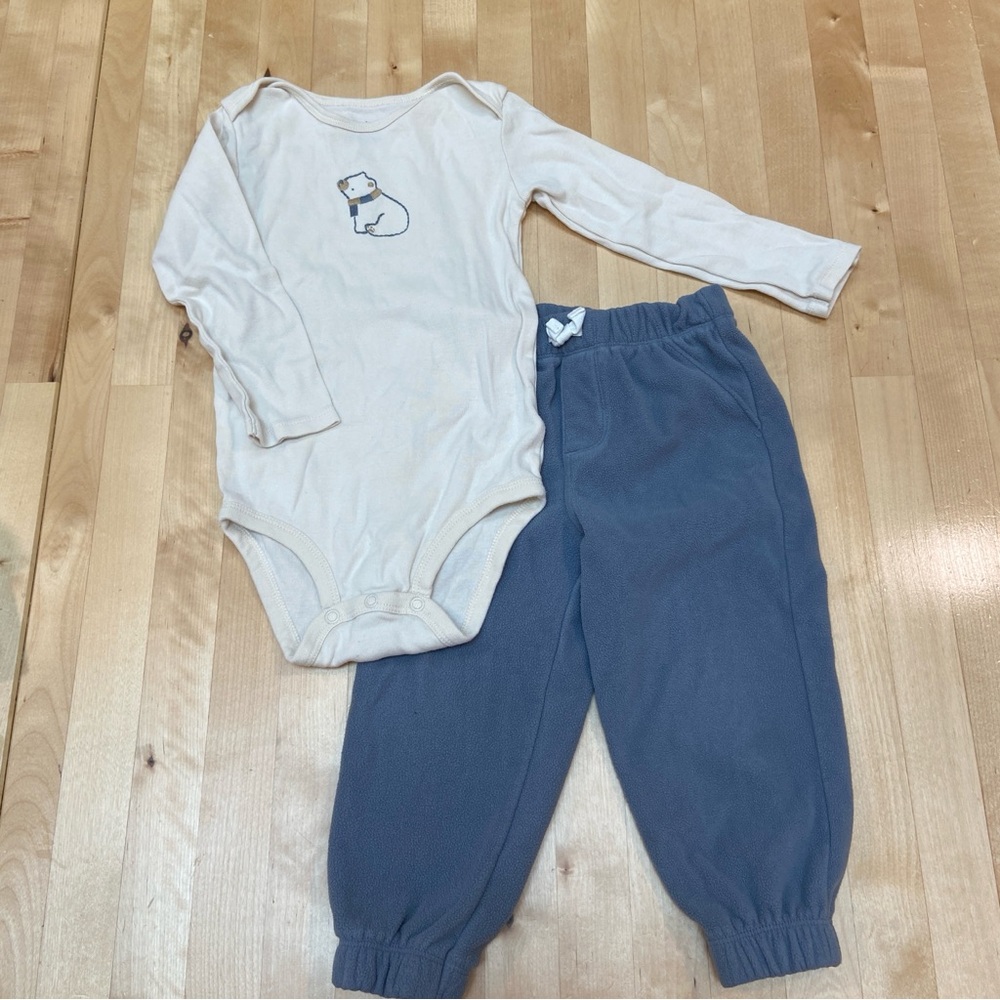 Polar Bear Long-Sleeve Bodysuit and Navy Blue Fleece Pants matching set 24M